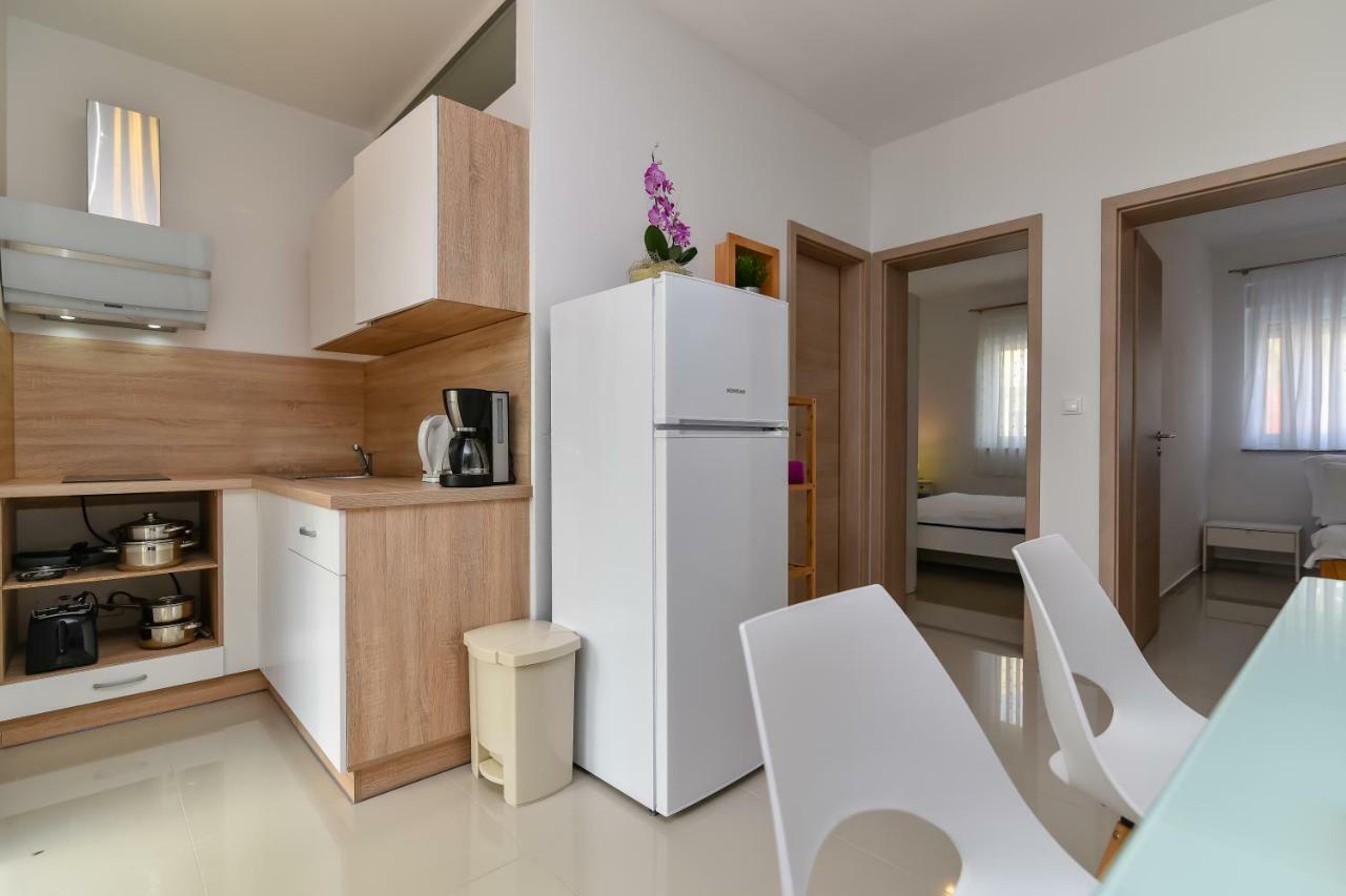 Denis Apartment Вир Екстериор снимка