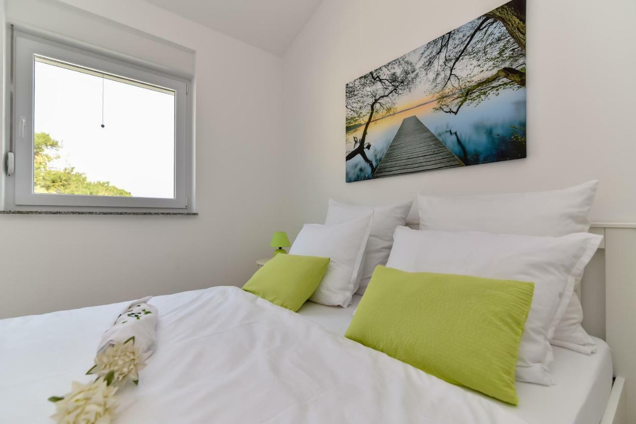 Denis Apartment Вир Екстериор снимка