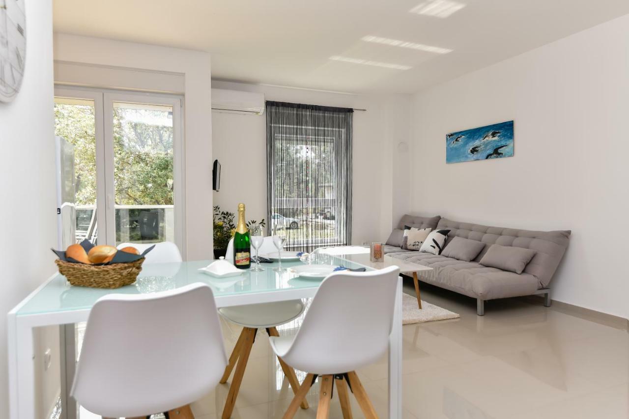 Denis Apartment Вир Екстериор снимка