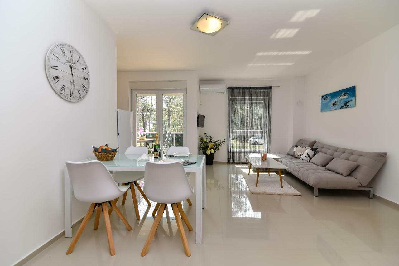 Denis Apartment Вир Екстериор снимка
