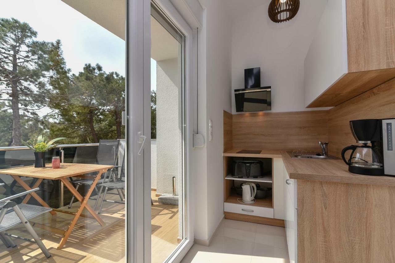 Denis Apartment Вир Екстериор снимка