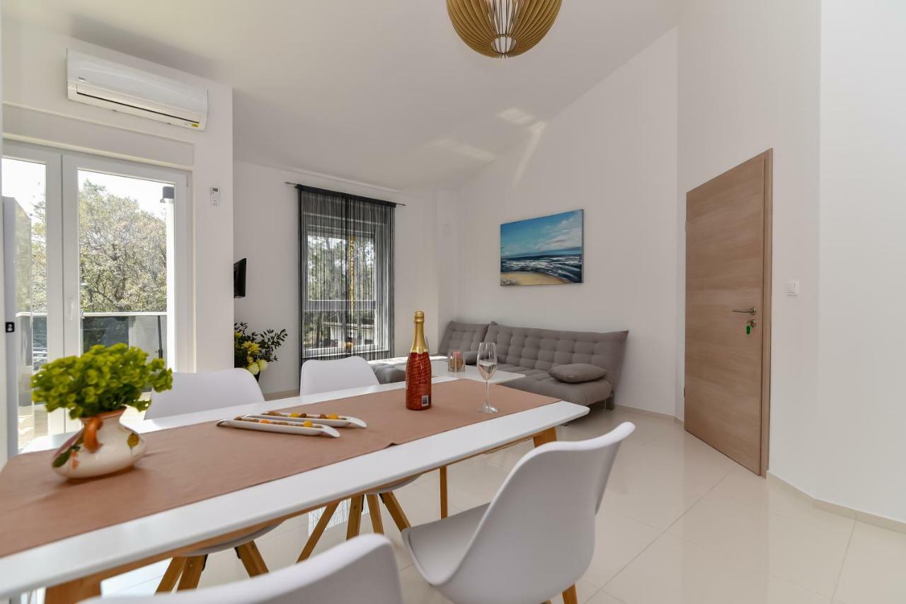 Denis Apartment Вир Екстериор снимка