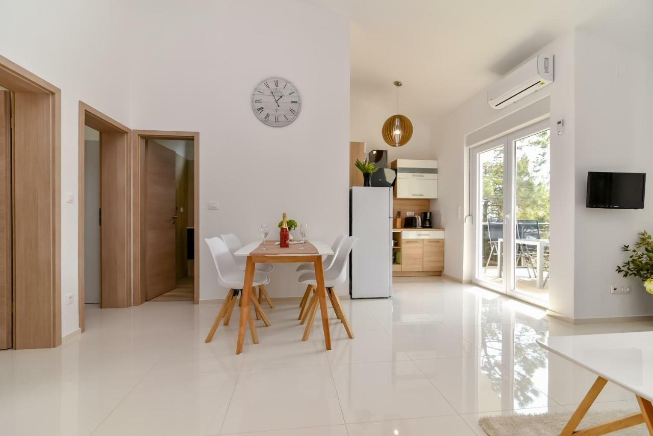 Denis Apartment Вир Екстериор снимка