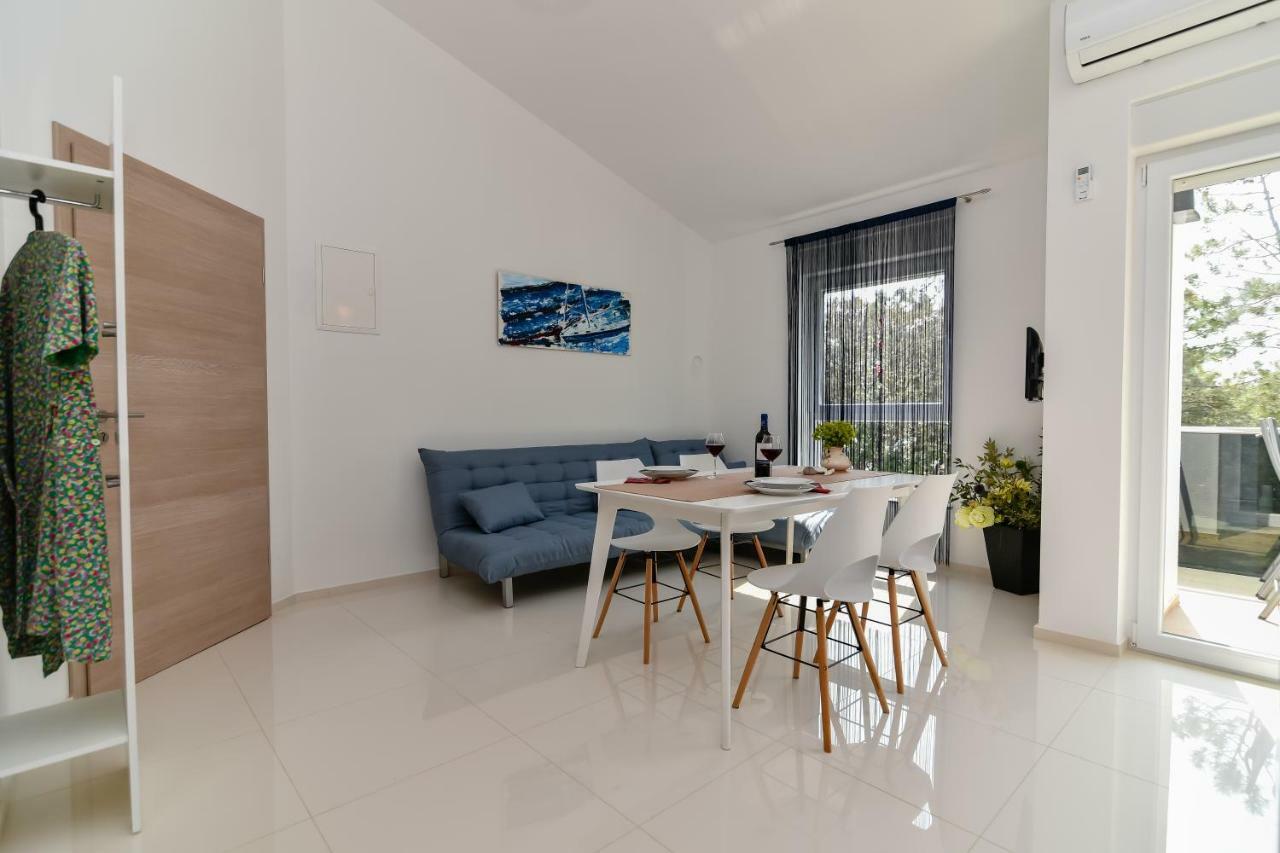 Denis Apartment Вир Екстериор снимка