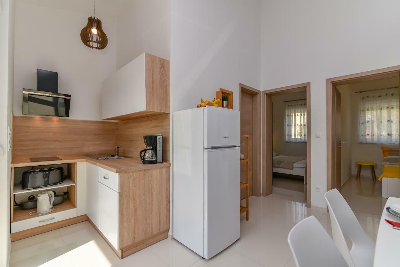 Denis Apartment Вир Екстериор снимка