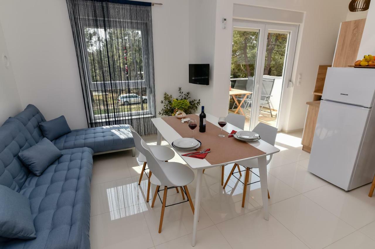 Denis Apartment Вир Екстериор снимка